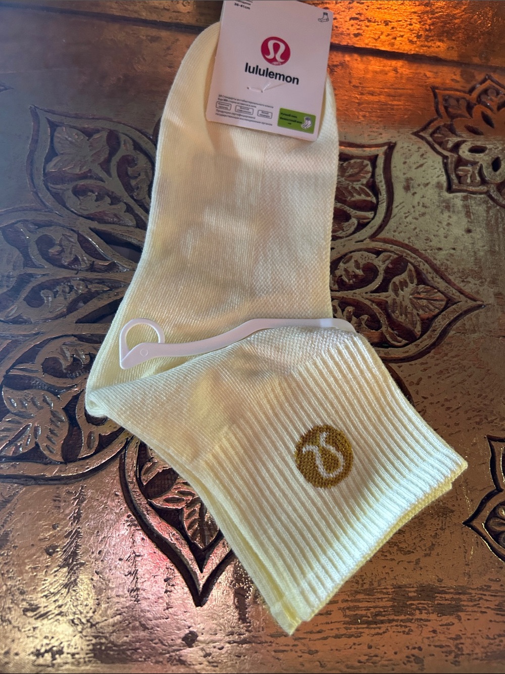 lululemon athletica Cream Ankle Socks with Gold Logo